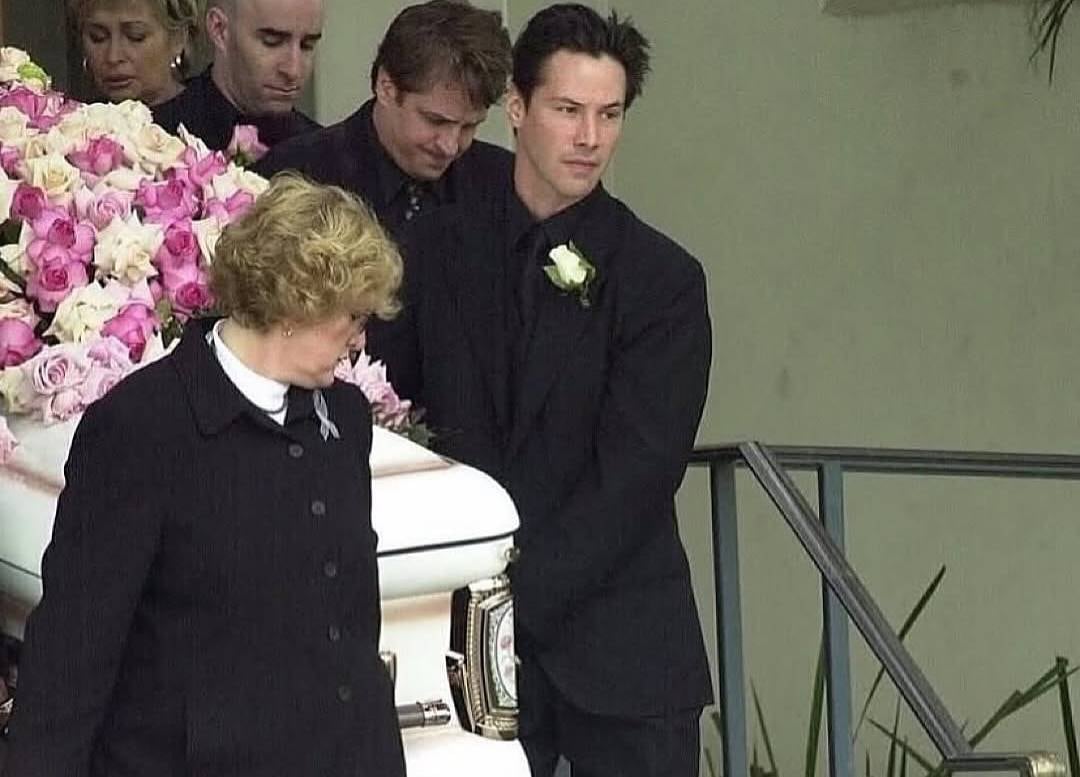 Keanu Reeves ha enfrentado la pérdida de su hija y su gran amor, un duelo que ha marcado su vida.