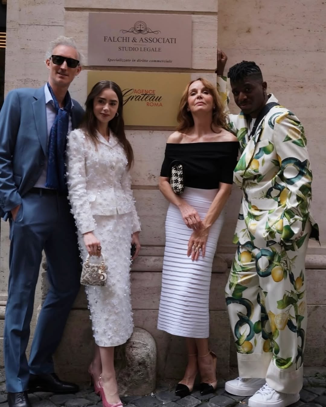 La serie incluye un guiño a Eva Perón y su estilo en su nueva temporada.