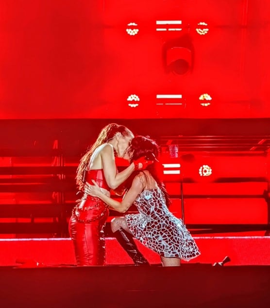 Las artistas encendieron al público uruguayo durante un show inolvidable en la Rambla.