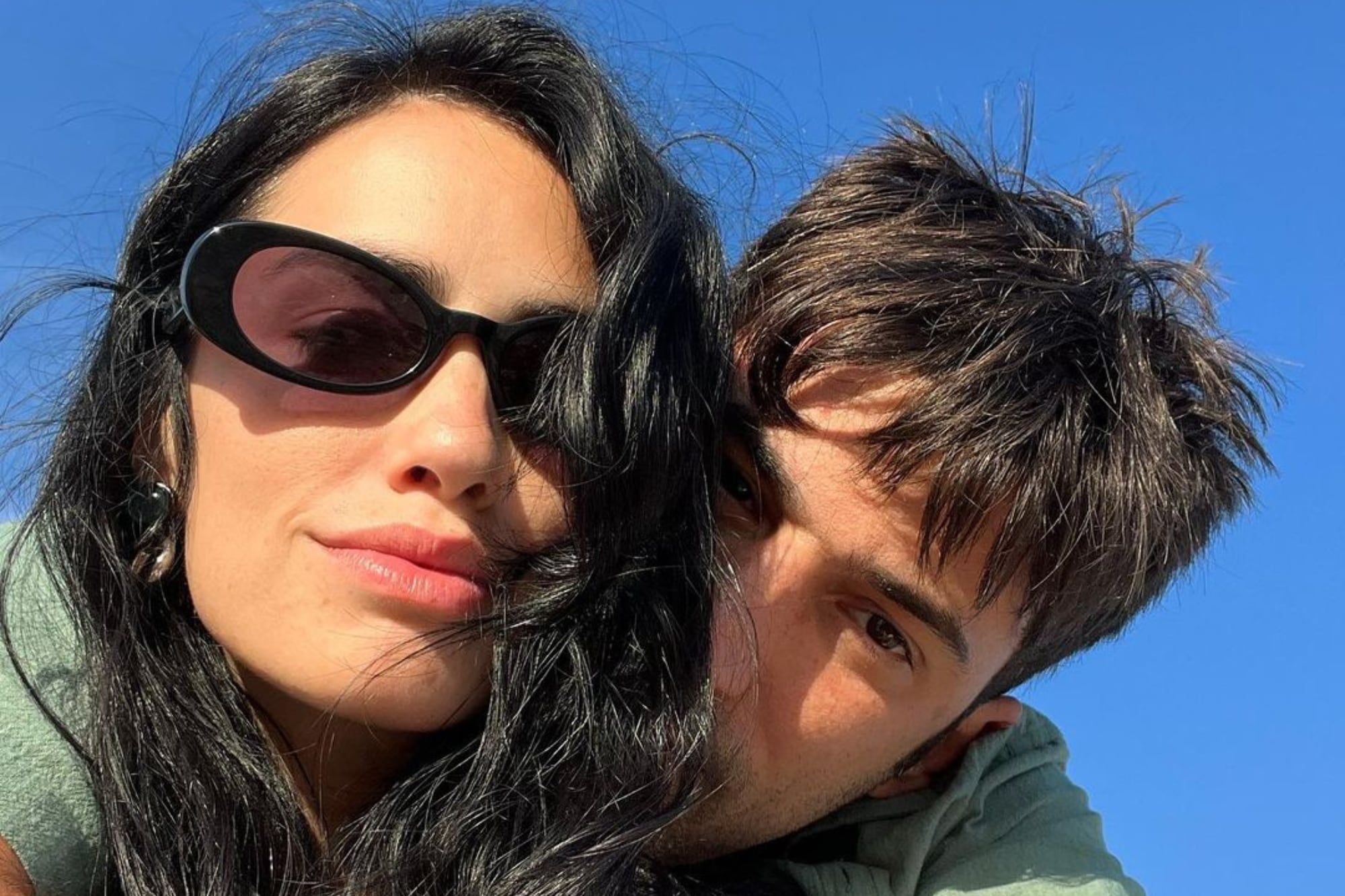 La famosa cantante Lali Espósito anunció su compromiso con el periodista Pedro Rosemblat en Instagram.