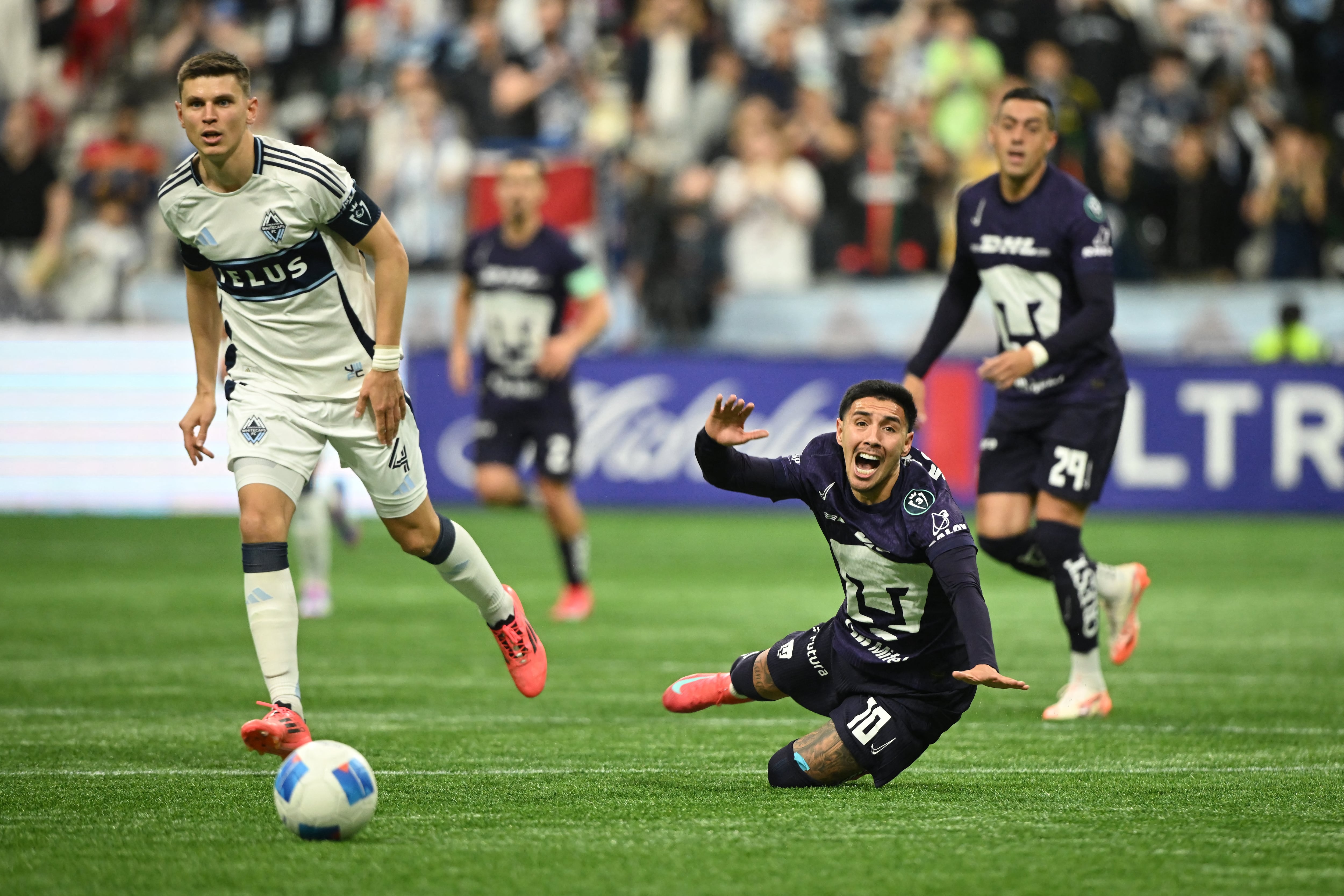 El extremo argentino podría unirse a Mazatlán FC tras su paso por Pumas, buscando recuperar protagonismo.