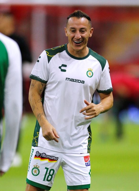 El juego de leyendas entre México y Brasil reunirá íconos del fútbol el 19 de abril en el Azteca.