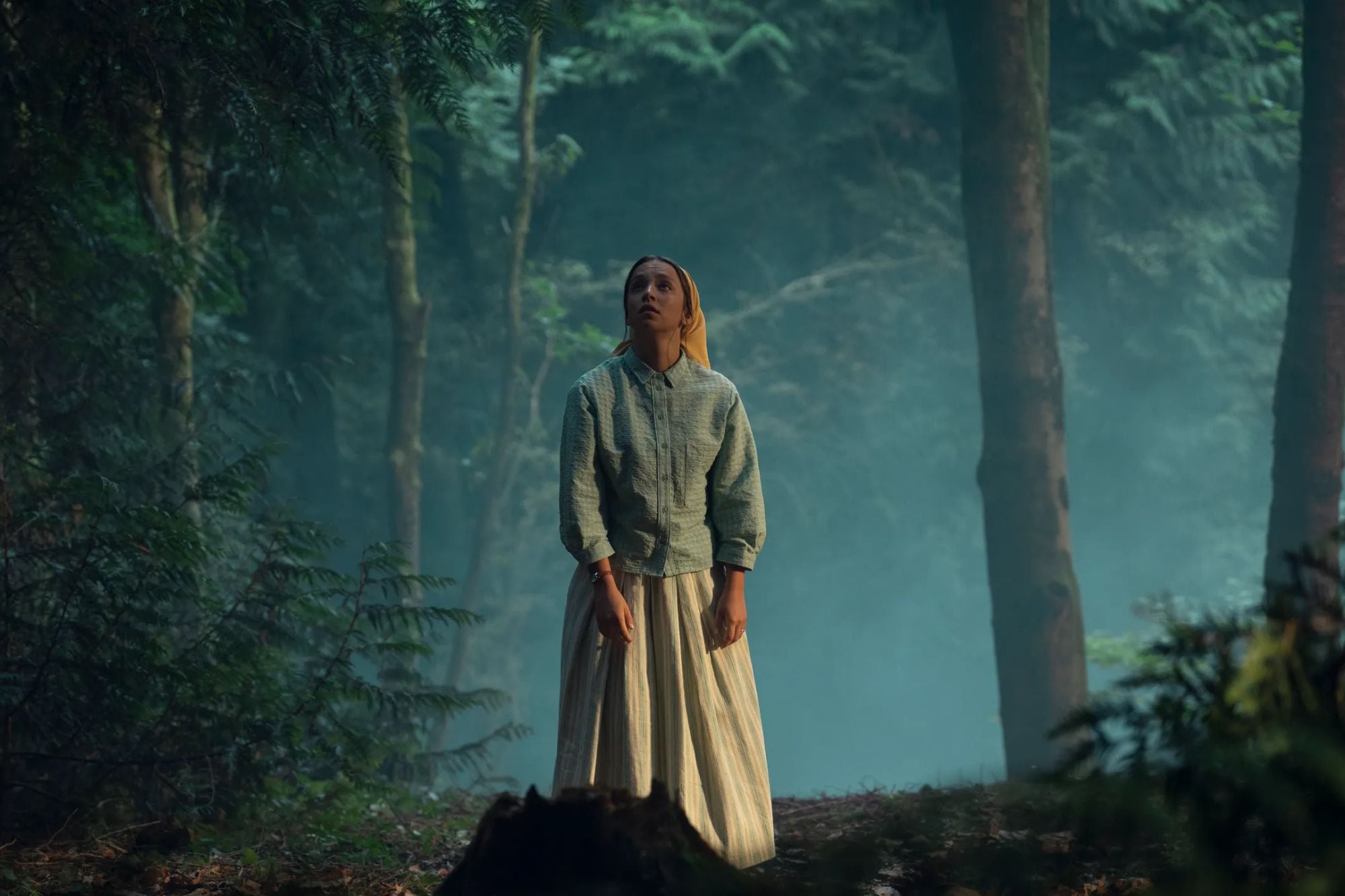 La nueva serie de Netflix explora el control y la opresión en comunidades aisladas.