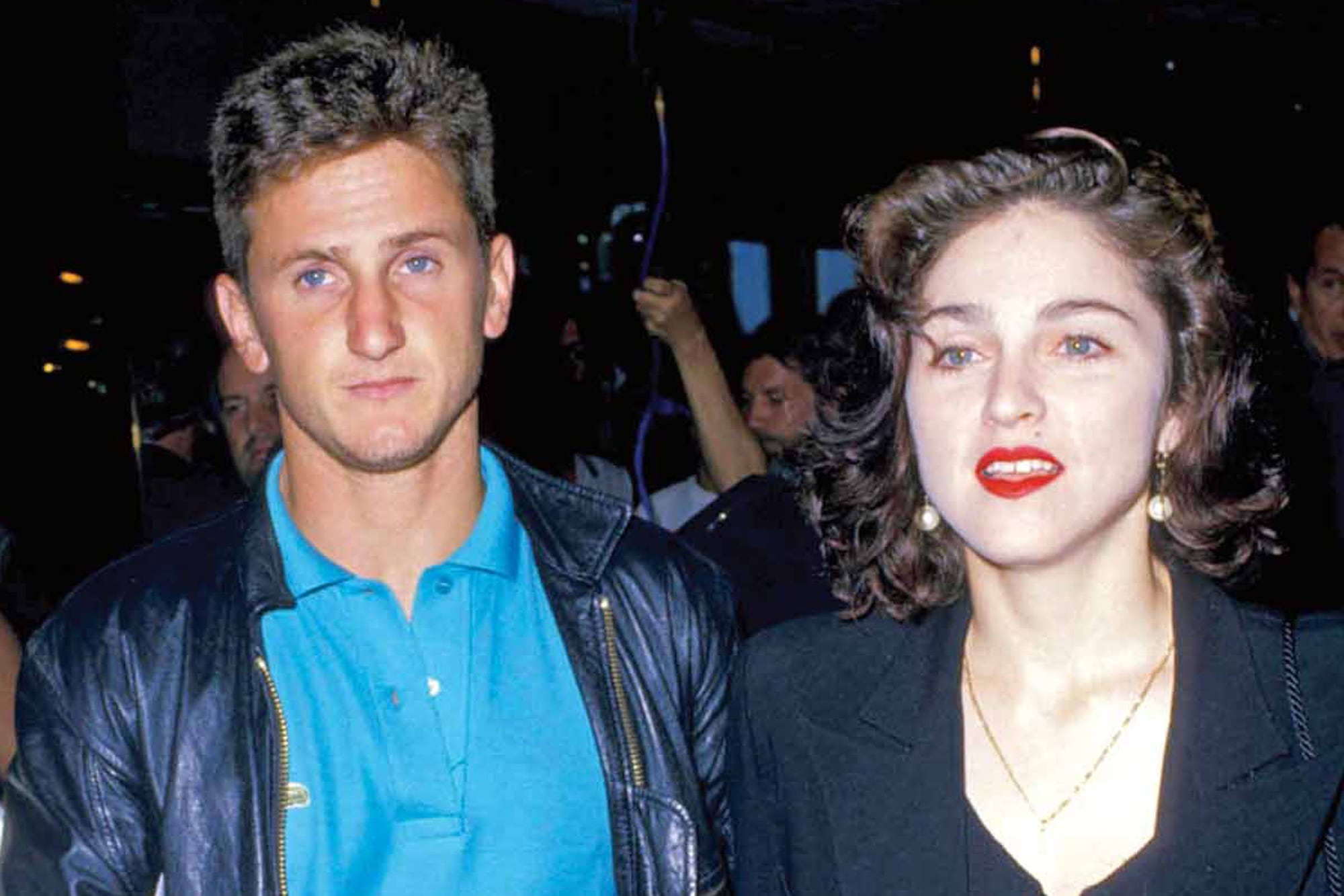 La Reina del Pop aborda su pasado con Sean Penn en "Confessions II", generando pol&eacute;mica.