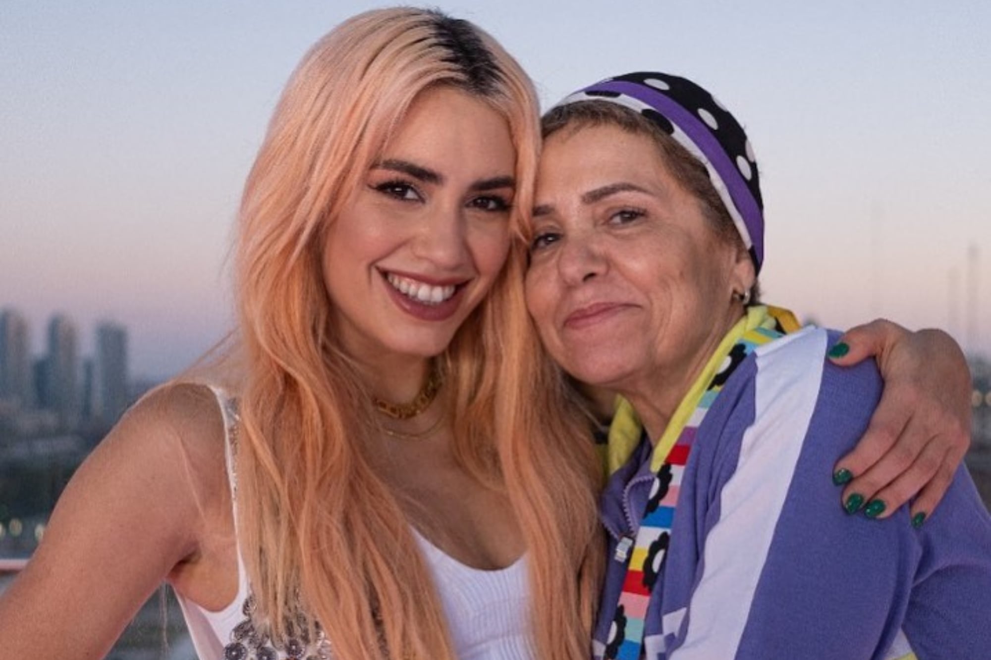 La madre de Lali Espósito cuenta su vida, desde la infancia hasta el cáncer que enfrentó.