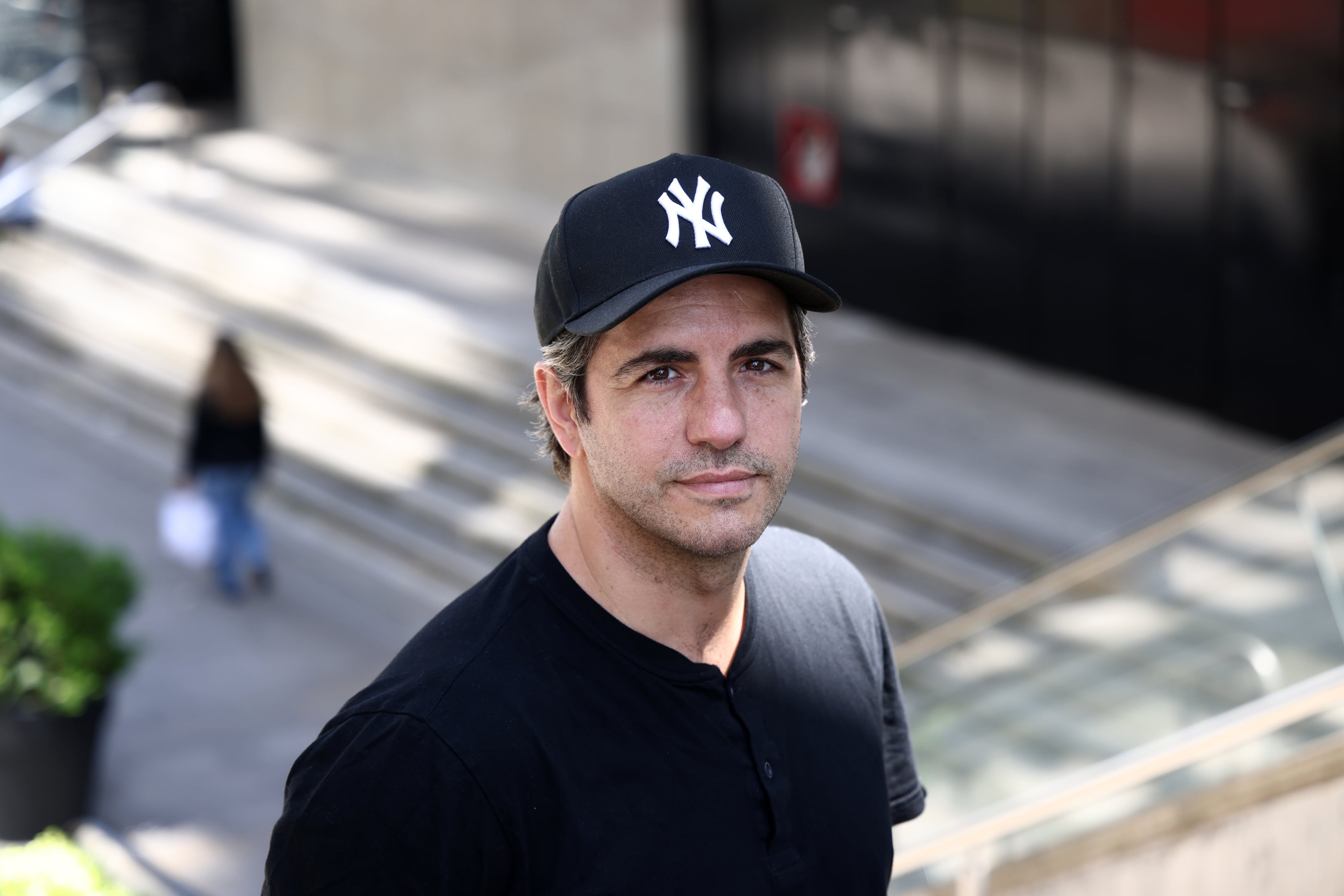 El actor Marco Antonio Caponi confirma su papel en la biopic de Charly Garc&iacute;a.