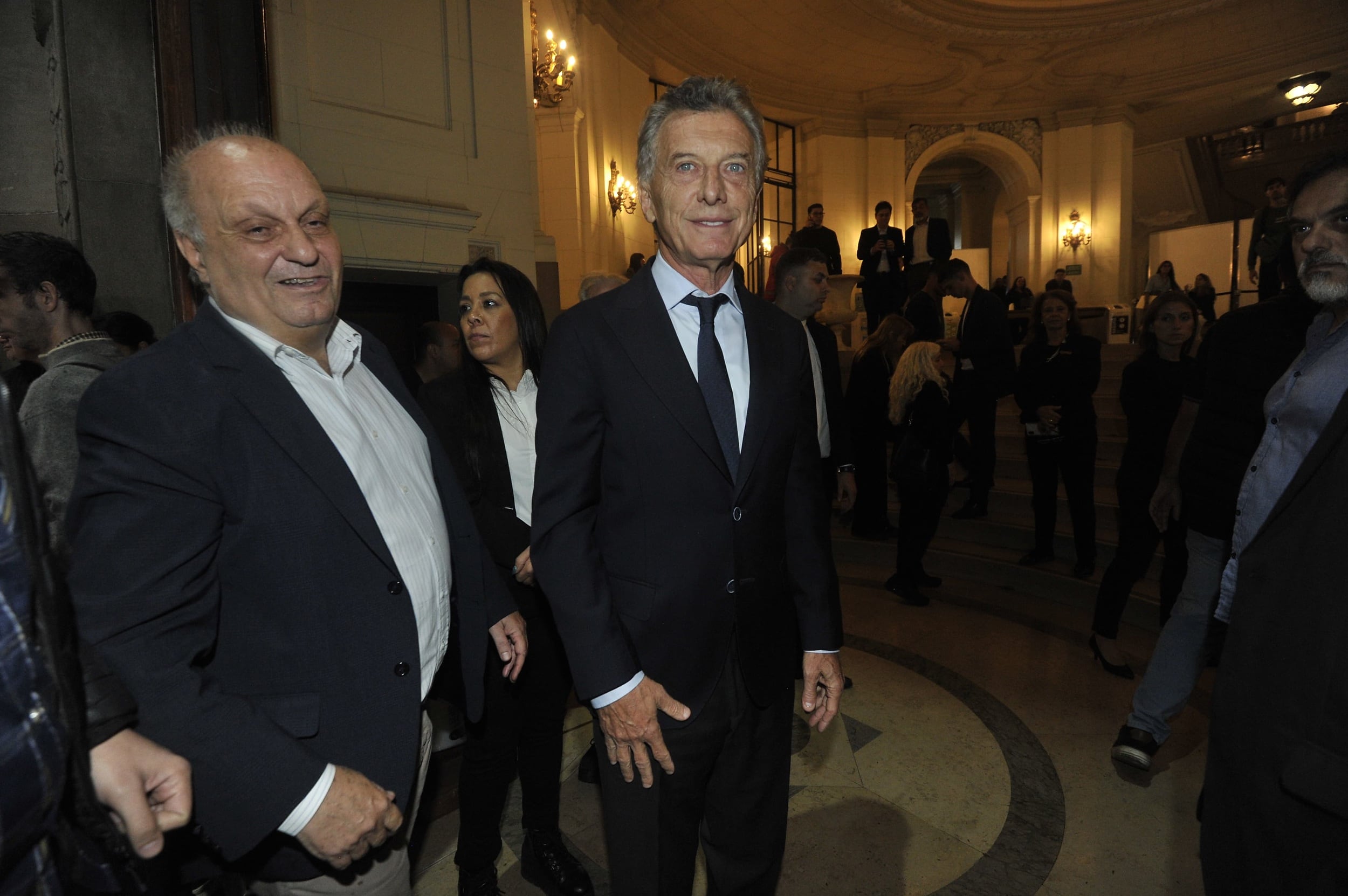 El expresidente homenajeó al actor en la Legislatura porteña tras su fallecimiento.