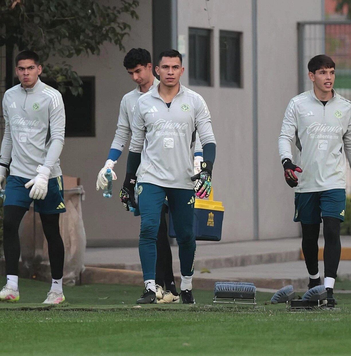 El Club América ficha al arquero Max Serrano, de 19 años, del Toluca para fortalecer su plantilla.