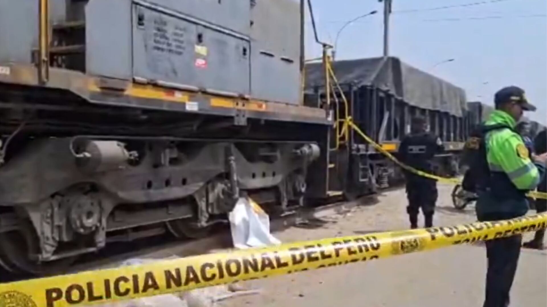 Un joven de 28 años que se quedó dormido en los rieles fue atropellado, pero milagrosamente salió ileso.