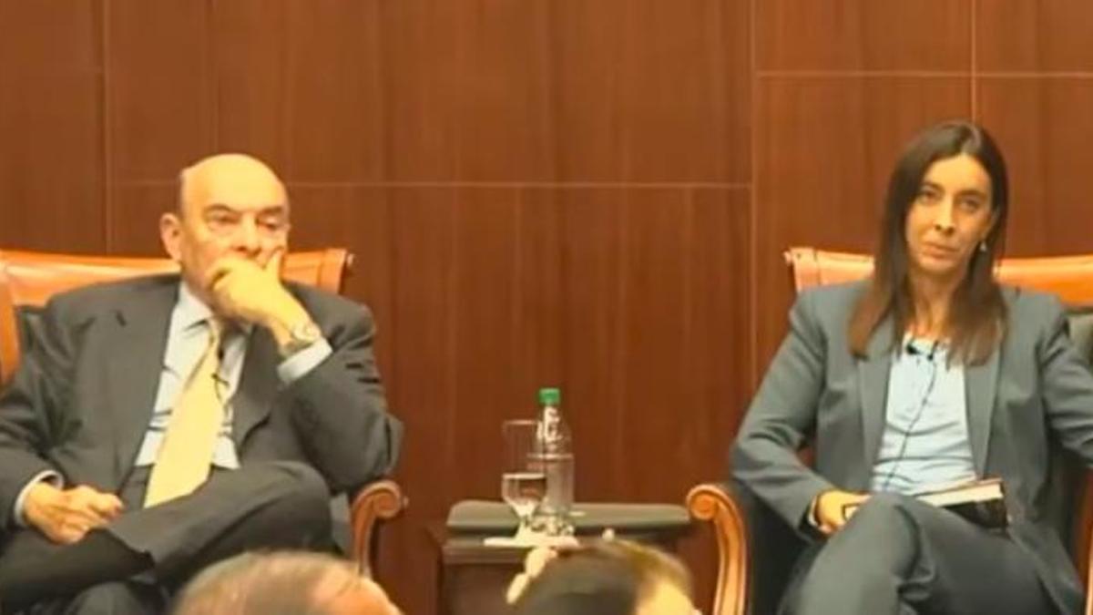 Economistas advierten sobre la apreciación insostenible del peso. Kicillof también se alinea con Cavallo en el debate.