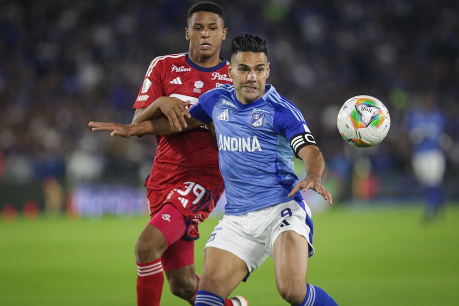 El partido fue suspendido por mal clima y se jugará el lunes a las 3:00 p.m.