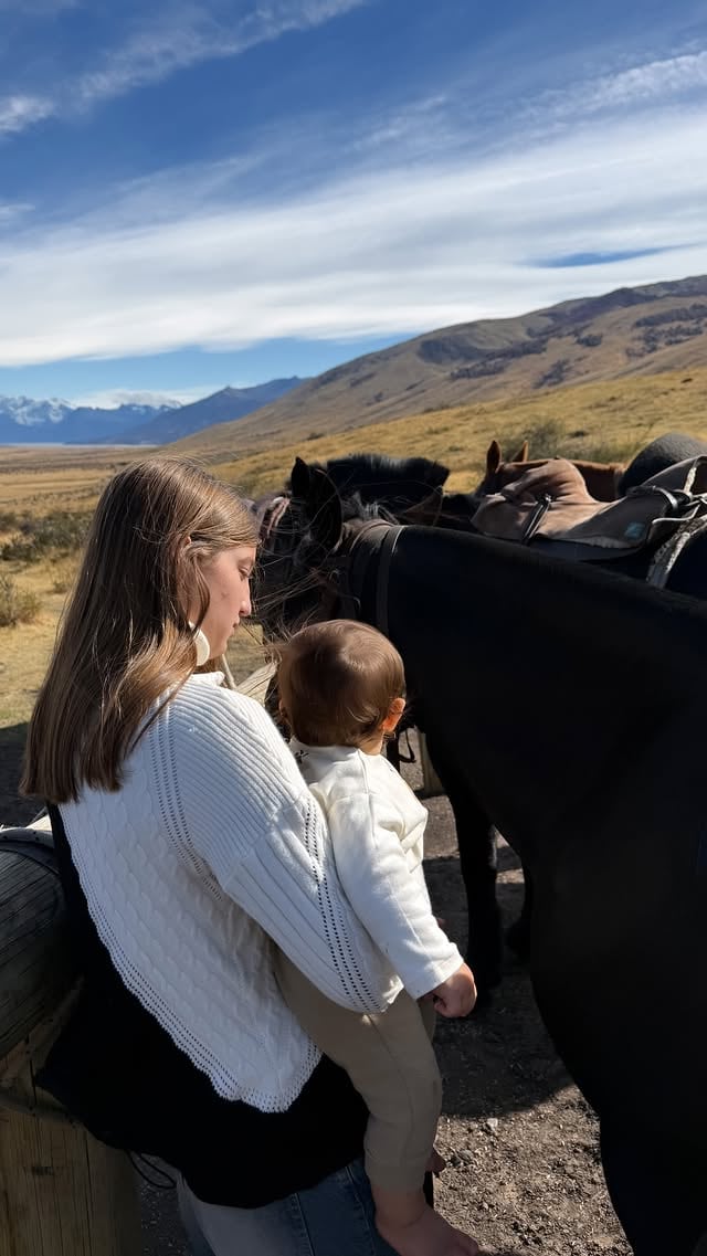 Nicole Neumann y su familia se escaparon a El Calafate para disfrutar de la naturaleza y momentos en familia.