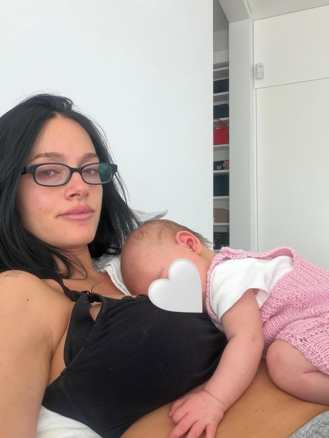Oriana Sabatini comparte cómo su madre, Catherine Fulop, es clave en su nueva vida como mamá.