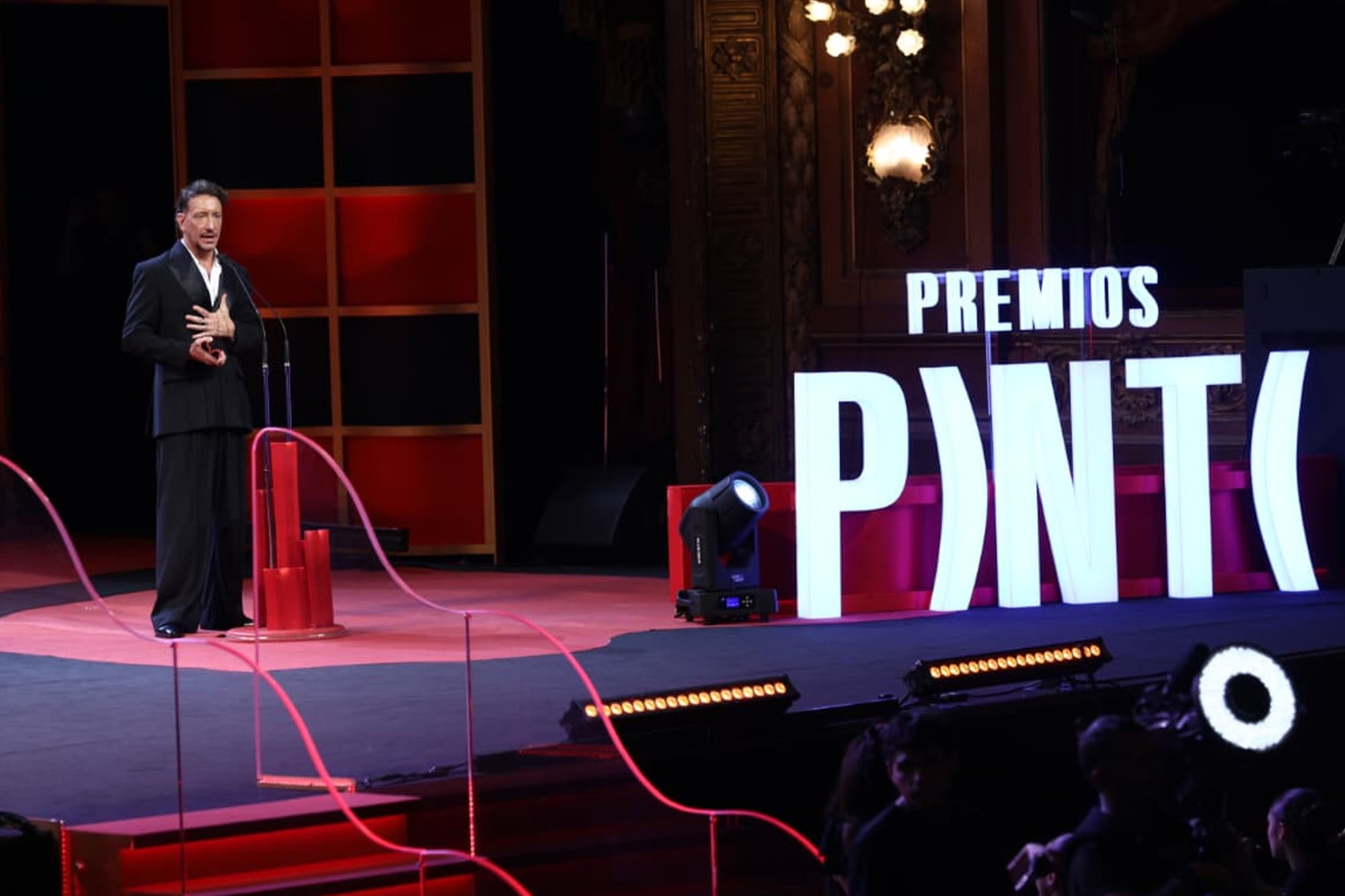 El Teatro Col&oacute;n fue el escenario de la primera entrega de los Premios Pinti, un nuevo reconocimiento al teatro argentino.
