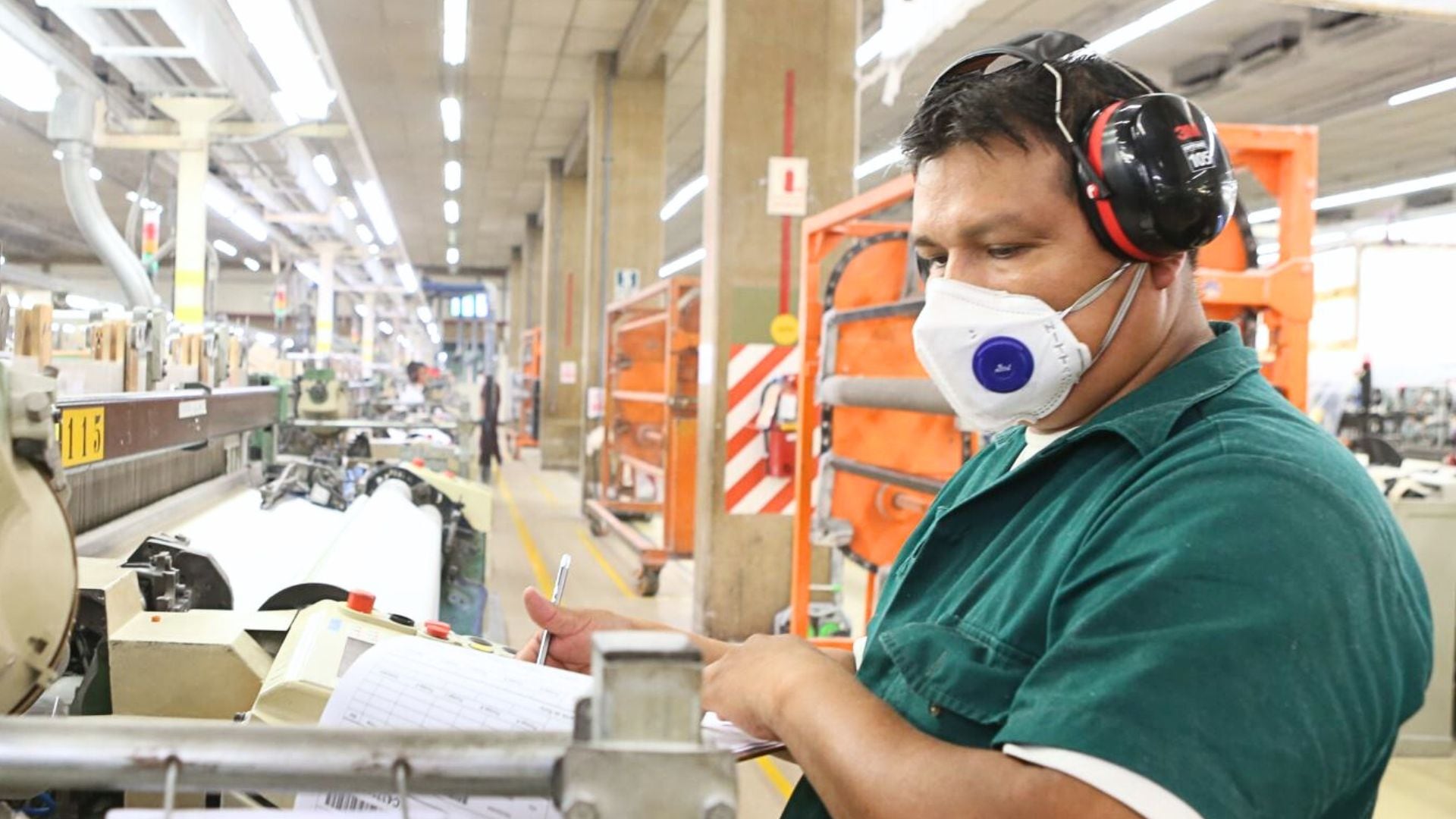 El Congreso peruano debate sobre días no laborables y feriados, generando controversia entre propuestas.