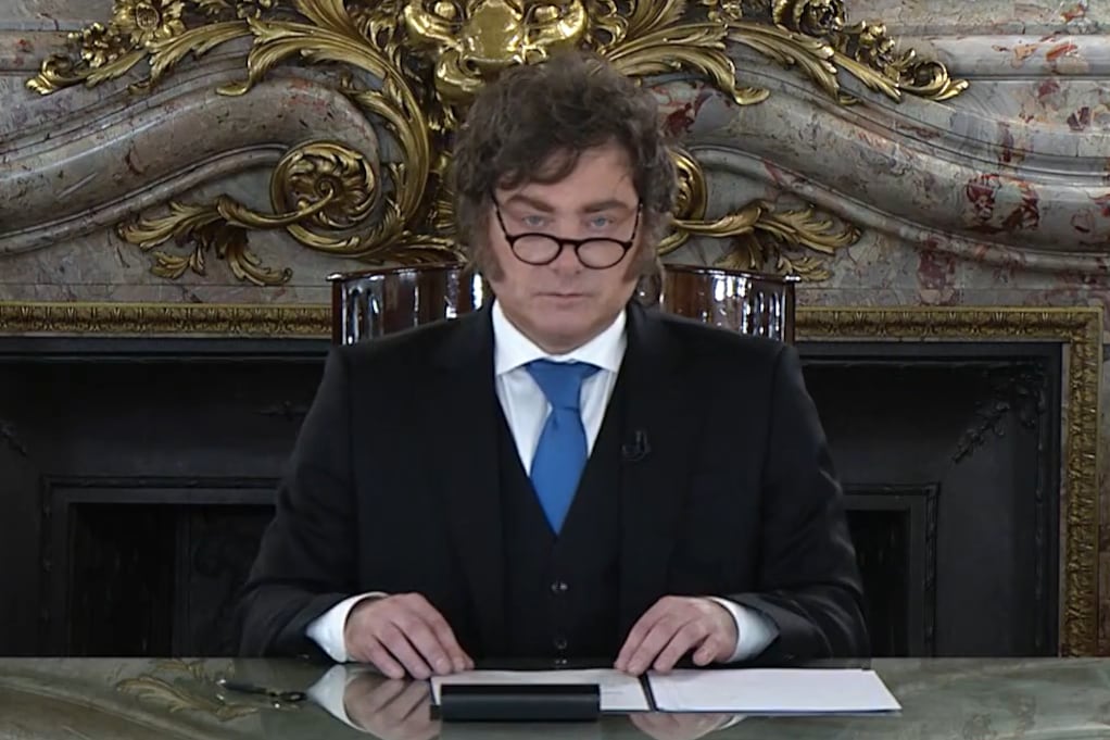 Javier Milei utiliz&oacute; la cadena nacional para informar sobre Malvinas y su rating fue objeto de debate en redes sociales.