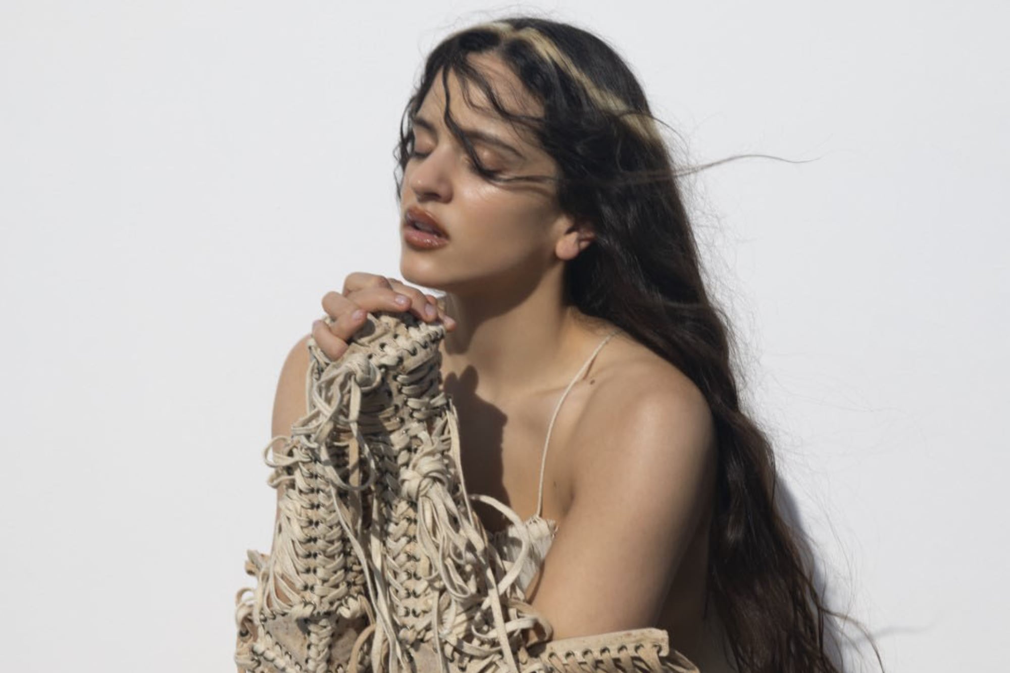 La venta de entradas para los shows de Rosalía arranca el 10 de diciembre. Conoce precios y pasos para adquirirlas.