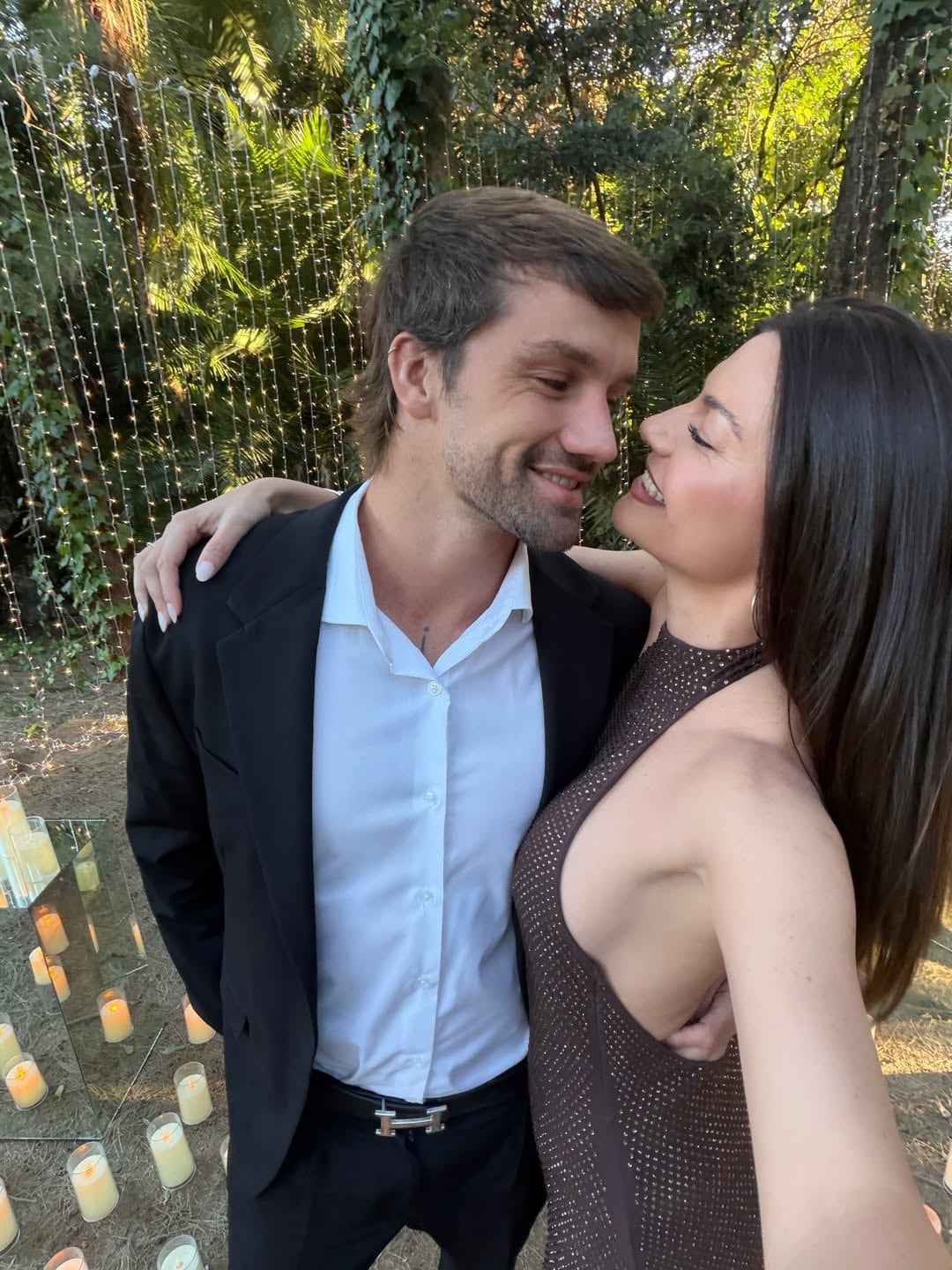 La modelo sorprendió al revelar que se casó en una ceremonia íntima con su pareja Gustavo Hormaechea.