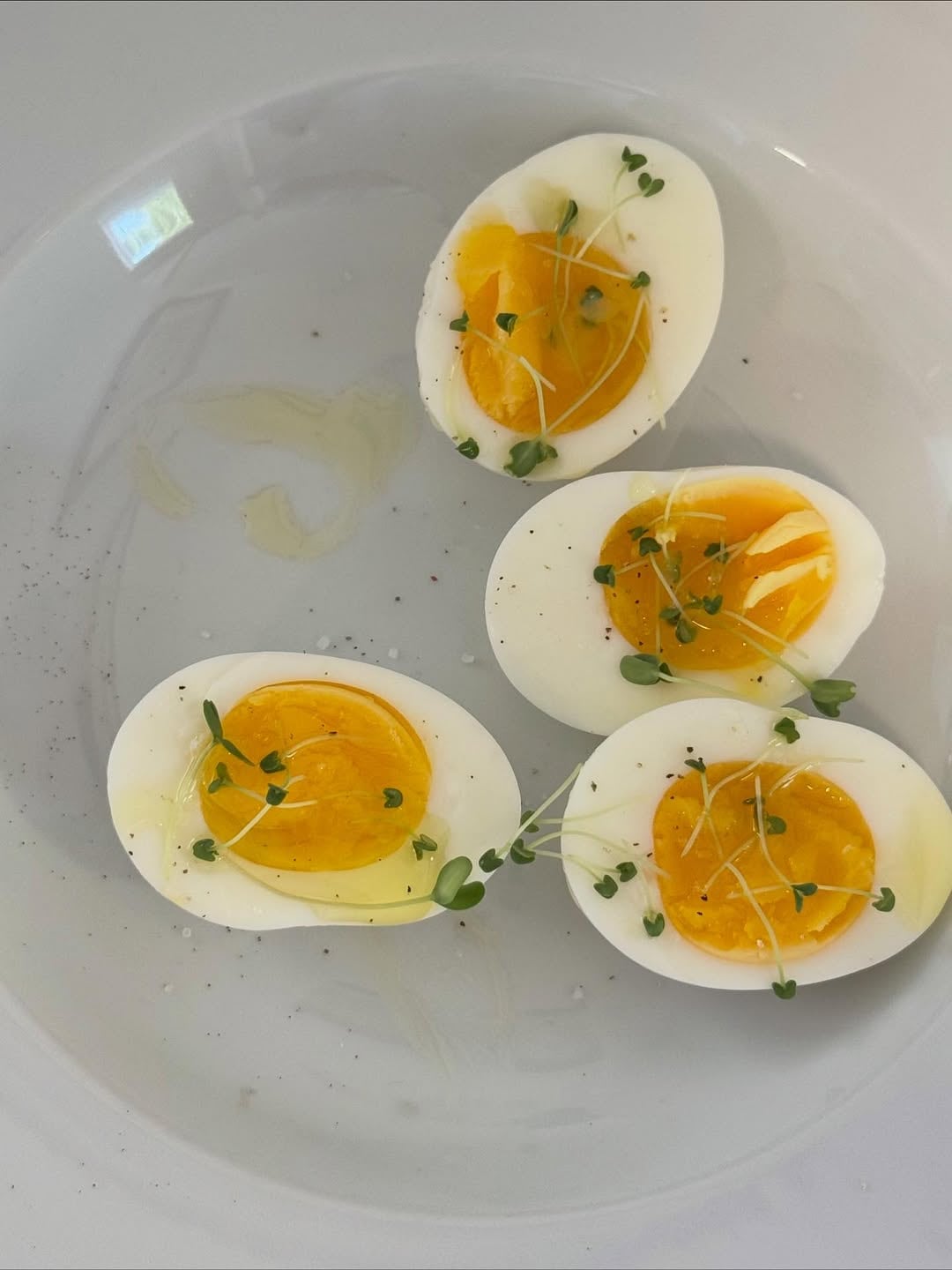 La cocinera Sofía Zelaschi comparte su método casero para mantener los huevos frescos durante semanas.