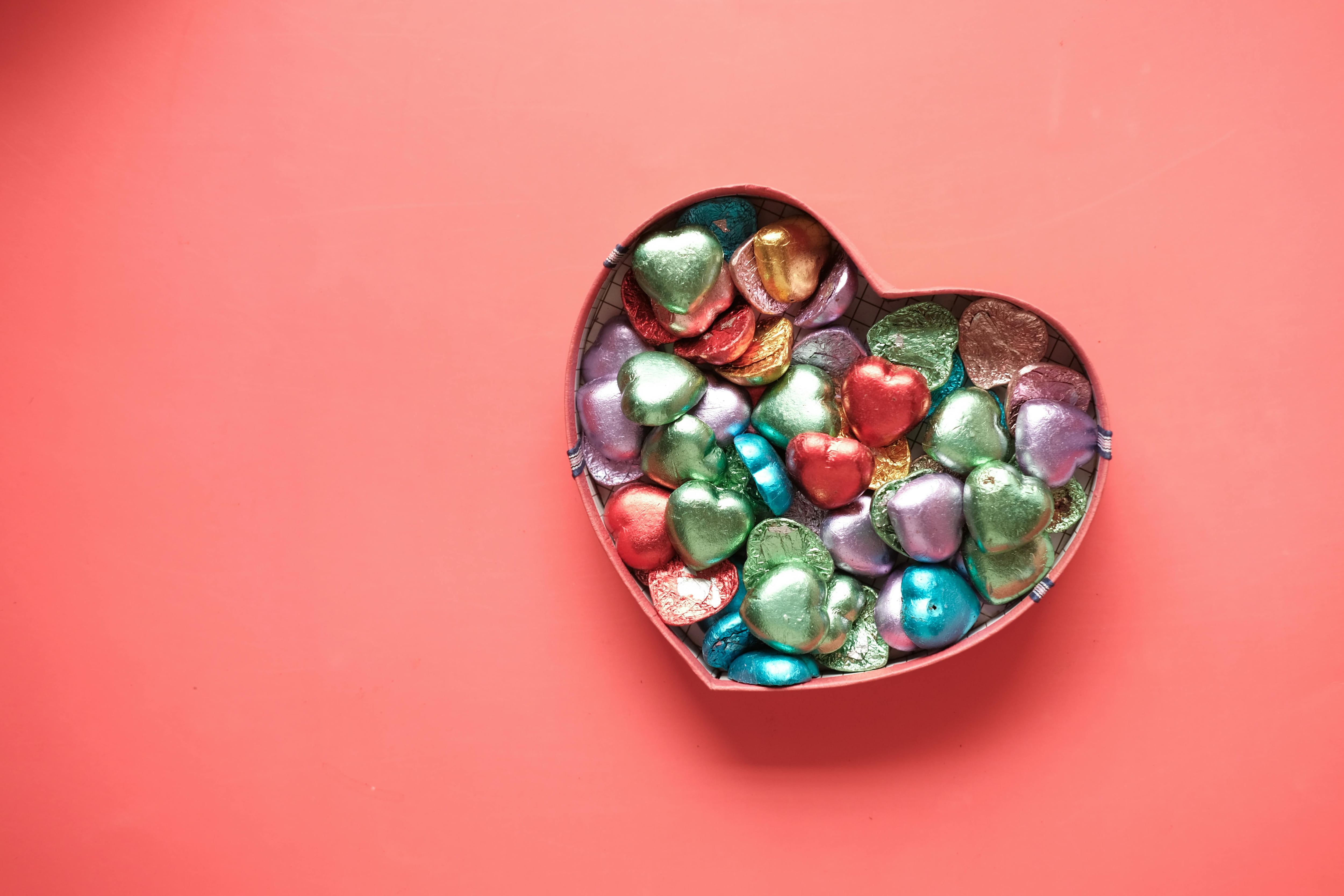 Prepara bombones rellenos en casa y sorprende a tu pareja este San Valentín con esta fácil receta.