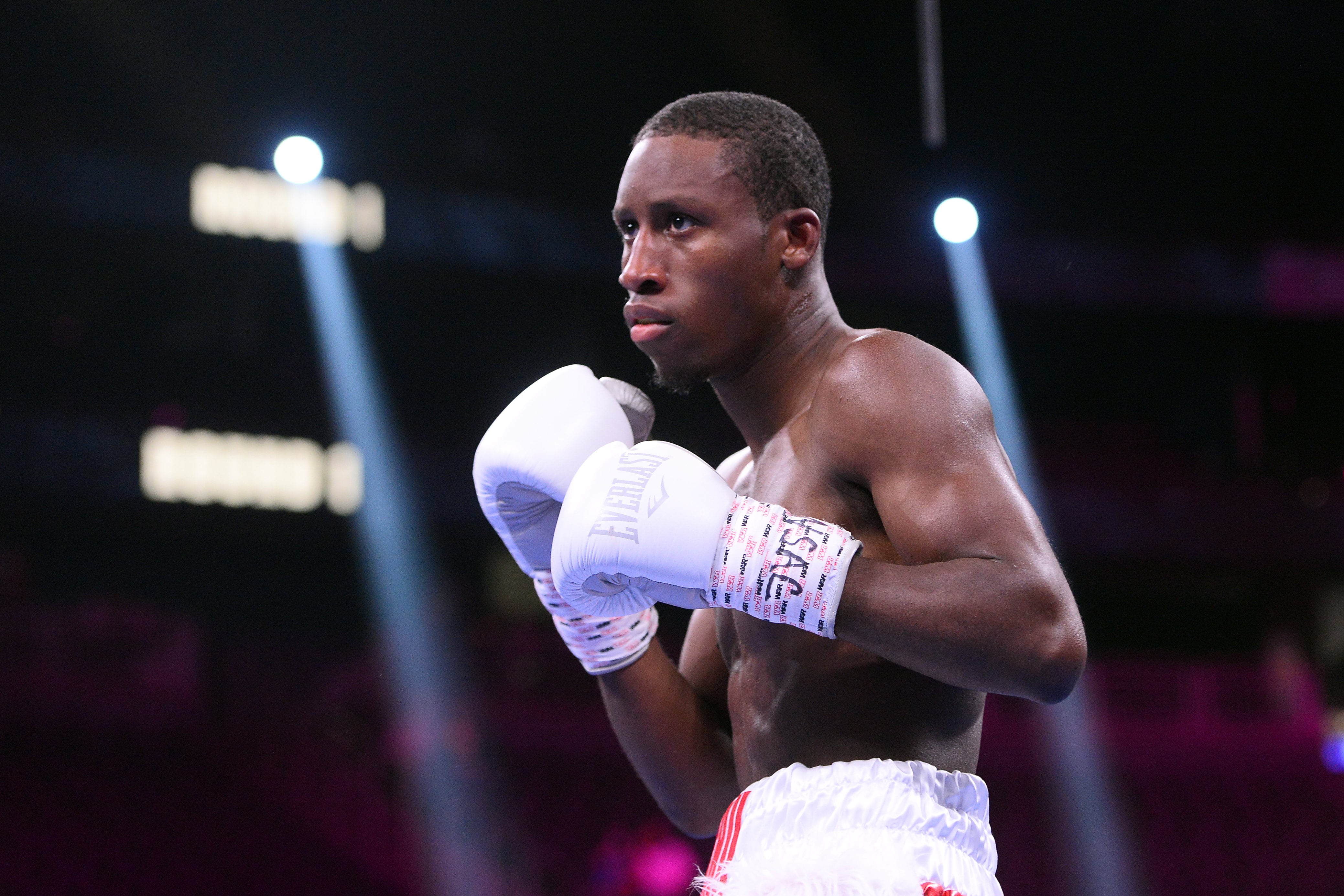 La pelea entre Teófimo López y Shakur Stevenson se llevará a cabo hoy en Nueva York, en un evento de boxeo esperado.