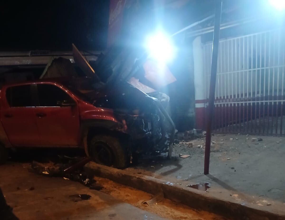 Una mujer de 71 a&ntilde;os falleci&oacute; tras un choque entre un cami&oacute;n y una camioneta en San Lorenzo.