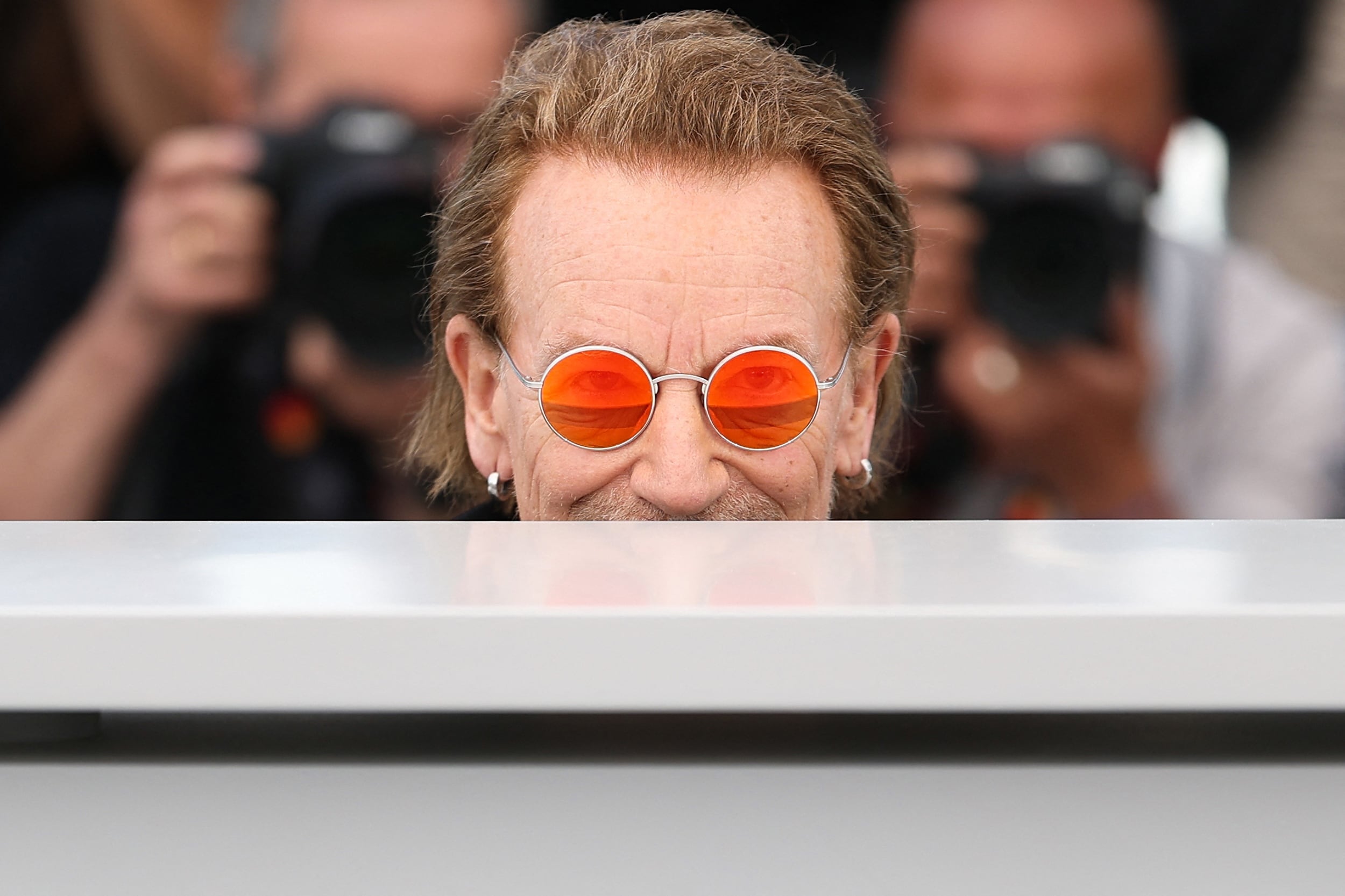 La banda irlandesa U2 lanza un EP con seis canciones marcadas por la urgencia política.