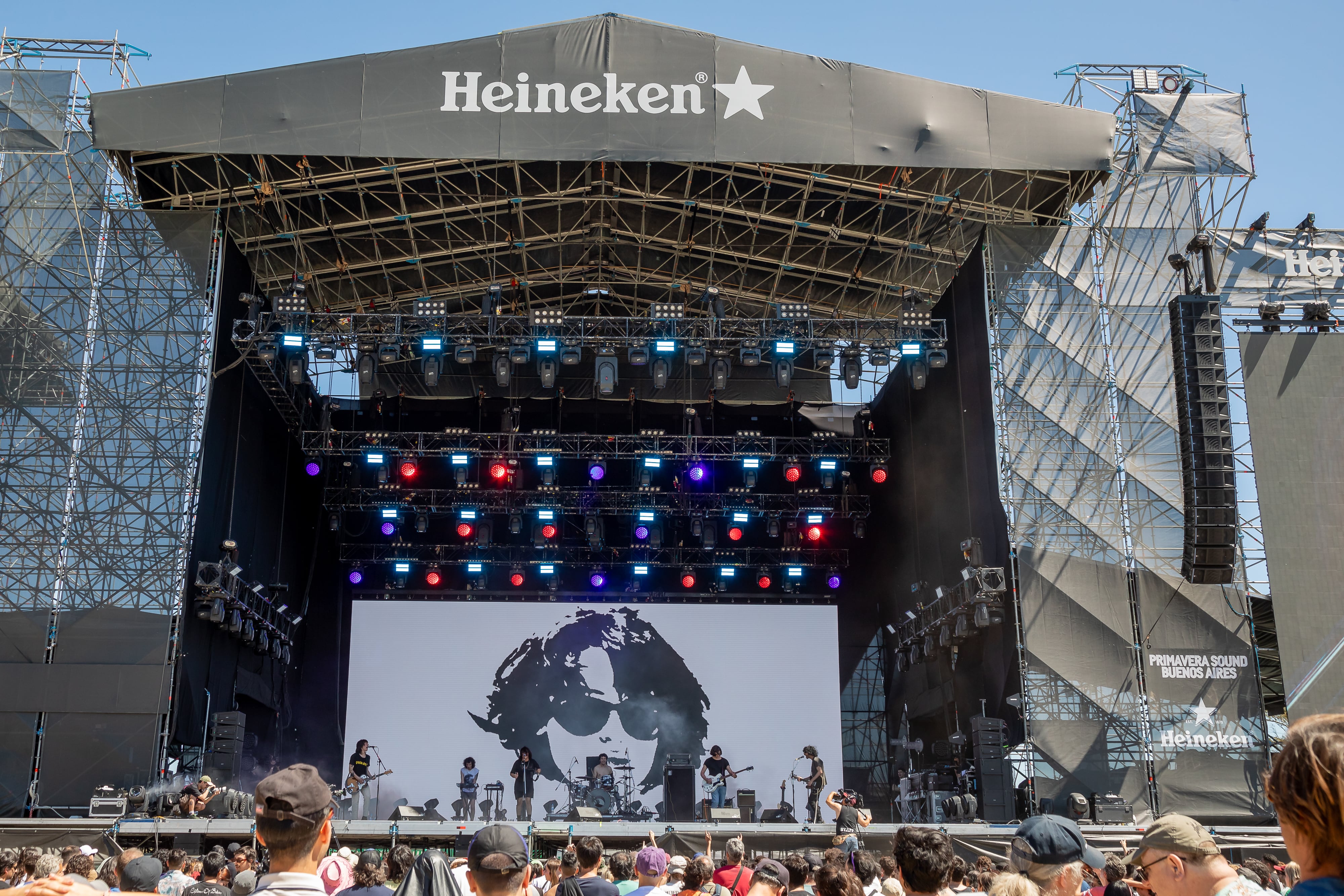 La banda argentina presenta '0%', un álbum lleno de autenticidad y sin necesidad de hits.