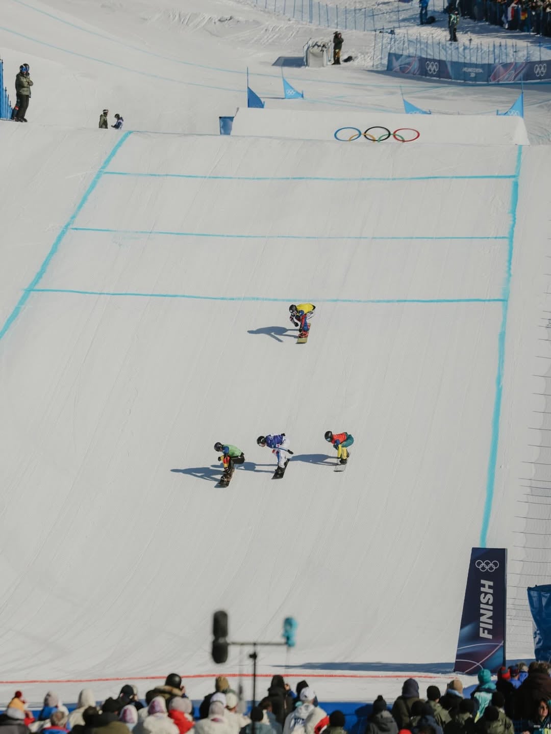 La modelo comparte su experiencia en Livigno mientras disfruta de la nieve y eventos deportivos.